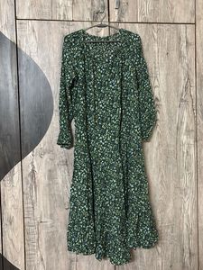 Green Wrinkle Free Gown