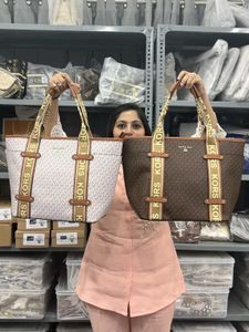 MK NEW LASTEST ELLIOT LARGE TOTE BAG*