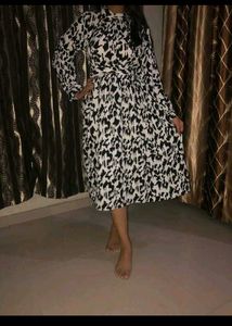 BLACK AND WHITE COLOUR DRESS