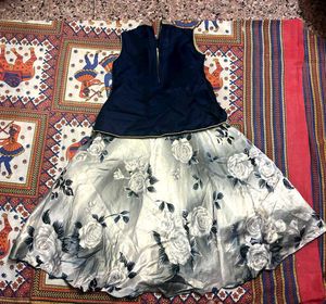 ❤️Stylish Navy &amp; Silver Floral Frock for Girls🌷