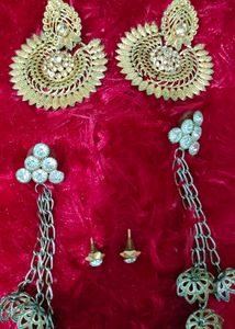 4 Set Earrings+1locket Combo