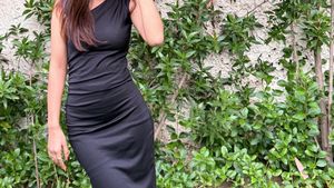 Chic Black Bodycon Midi Dress