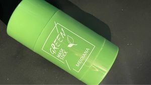 Meidiana Green Mask Stick