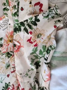 Floral Print Tunic Top – 36” Bust, Super Pretty 😍