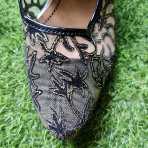Beautiful Lace And Glitter Black Heels