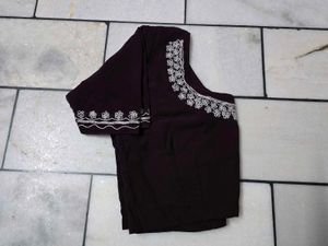Elegant Burgundy Embroidered Saree😊