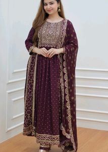 Women&#39;s Naira Cut Kurti Set Maroon