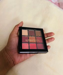 Swiss Beauty Ultimate eyeshadow palette