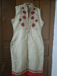 Elegant Embroidered Sleeveless Kurti