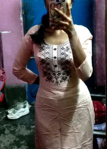 Elegant Embroidered Kurta(XS)