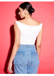 TOP: Off-the-Shoulder White Crop Top