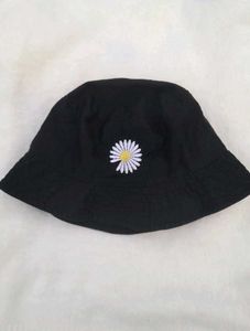 Black Daisy Bucket Hat