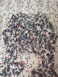 Berrylush Ruffle Floral Crop Top