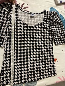 Houndstooth Print Top