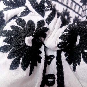 Black N White Sleeve Scalloped Crochet