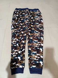 Cool Camo Print Casual Pants, 30 Size