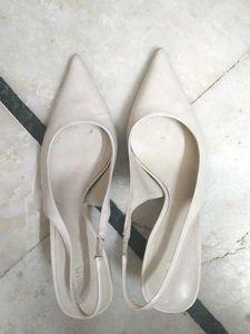 Latest women fashion heel sandal color cream  beli