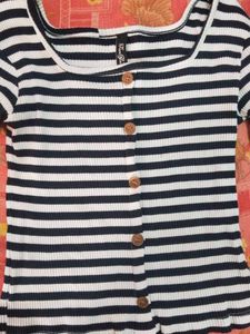 Cute Stripped Top 🤩