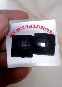 Fashion Earrings - Black Square Studs