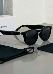 Ray-Ban Mobile Accessory