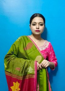 Handloom Elegant Green &amp; Pink Saree