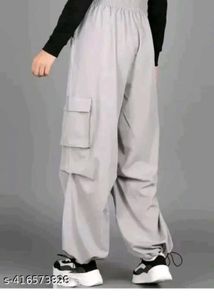 Grey Cargo Pants🤍