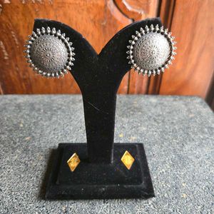 Stud Earrings - Red &amp; Silver