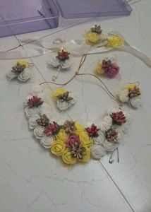 Floral Hair Accessories Set