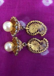 Vintage gold tone earrings