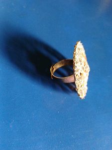 Elegant Floral Design Ring