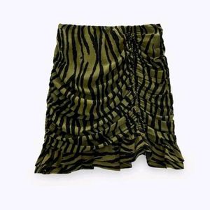 Zara  Mini Skirt 💚