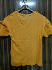 Yellow &#39;Sonrie&#39; Tee