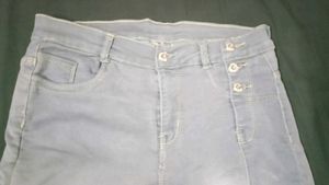 Light Wash High-Waisted Jeans