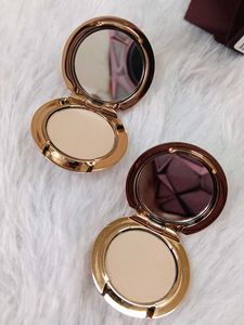 2 Charlotte Tilbury Airbrush Flawless Finish
