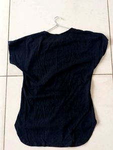 Sleek &amp; Solid: The Perfect Black T-Shirt&#34;