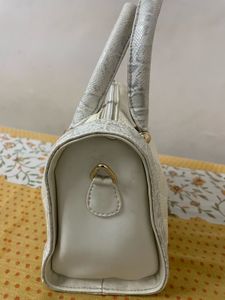 Elegant Esbeda Handbag