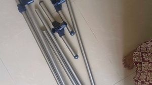 clothes hanger New 1 time used only hardly 2 hour.