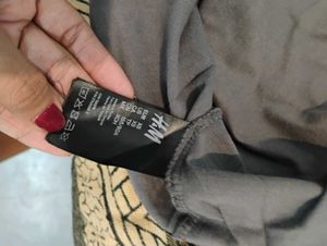 An Old H&amp;m Tshirt. Used Less Than 5 Times.
