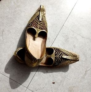 Mojari For Men