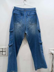 Wide Leg Cargo Jeans