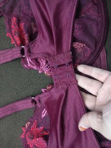 Floral Embroidery Bra32F