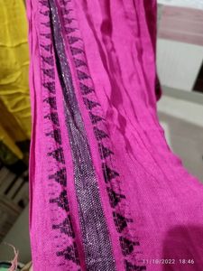 combo of pink and yellow stalls