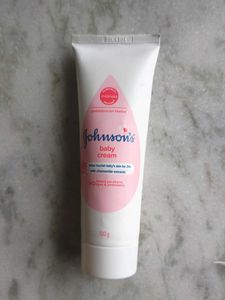 Johnson's Baby Cream 💗🤍