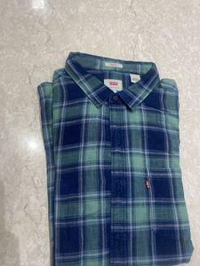 Levi’s.  Shirt 👔