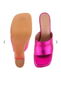 Shoetopia New Pink Platform heels