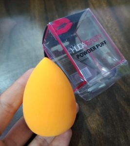 Huda Beauty Blender