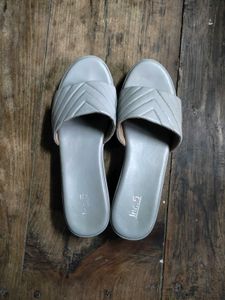 🌸Five by Inc. Gray Quilted Slides