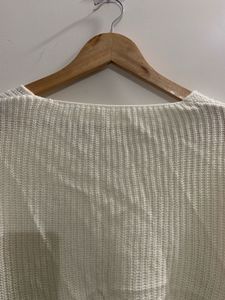 Sale‼️Cream Knit V-Neck Pullover