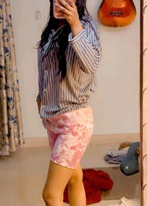 Beautiful Pink Floral Print Low Waist Shorts