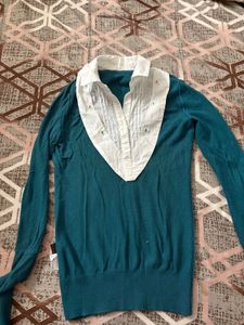 Teal V-Neck light Sweater with detachable Koler